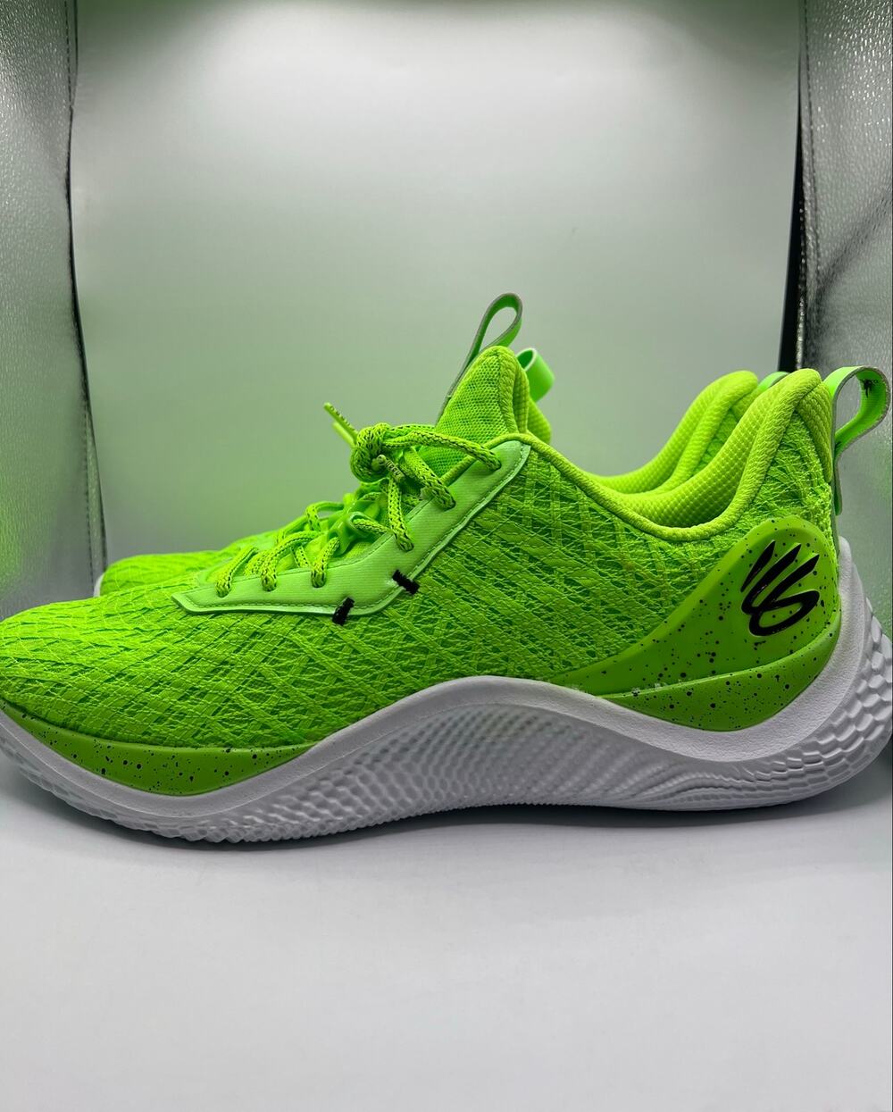 Under Armour Curry Flow 10 Team ‘Hyper Green’ size 14 mens